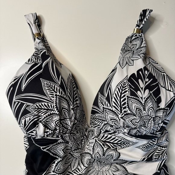 Lauren Ralph Lauren Graphic Floral Slimming One Piece Swimsuit Size 10 - Picture 4 of 9